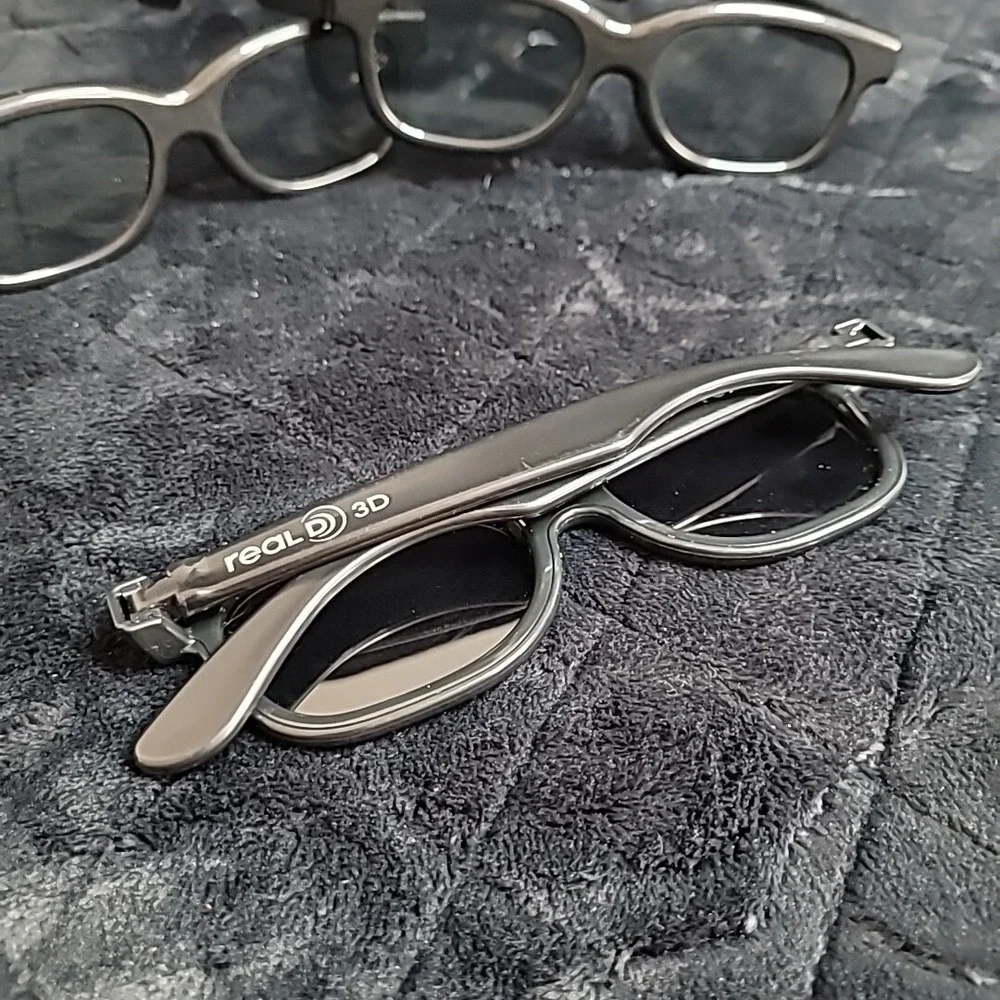 Real D 3D Glasses ~ 4 Pairs For Use With Compatible 3D TV Monitors Laptops‎